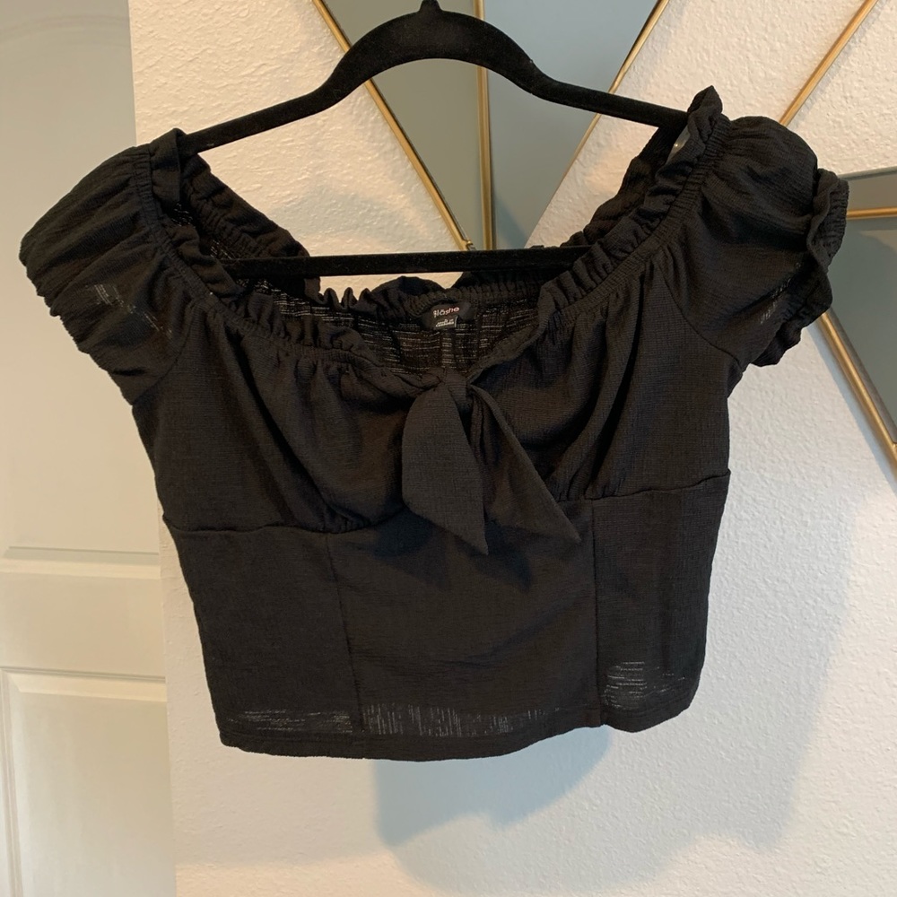 Black crop top